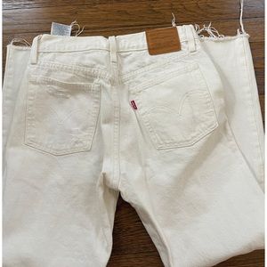 Levi’s Wedgie Icon jeans in white